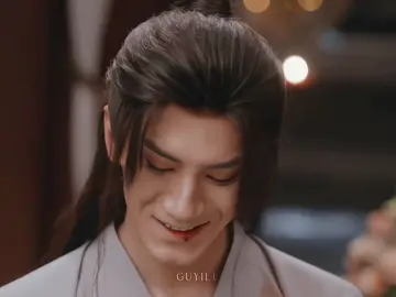 Giang Hồ nói rằng Địch Phi Thanh không biết vui buồn, không biết ngon dở, là một người luôn giữ cái mặt lạnh tanh không cảm xúc. Nhưng mà có 1 ngoại lệ, trong suốt bộ phim, Địch Phi Thanh chỉ cười vì duy nhất một người, đó là đối thủ duy nhất mà hắn công nhận: Lý Tương Di/Lý Liên Hoa. Đôi khi đó chỉ là nụ cười trong vô thức, đến bản thân hắn cũng không nhận ra #thanhnghi #chengyi #成毅 #cdrama #lienhoalau 