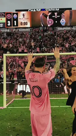 LEGEND, Sebelum Lionel Messi bergabung, Inter Miami belum meraih trofi. Kini mereka telah menambahkan Piala MLS ke lemari trofi mereka... GOAT efek🖐🏽😮‍💨🖐🏽 #messi #intermiami #final  #sergiobusquets #jordialba 