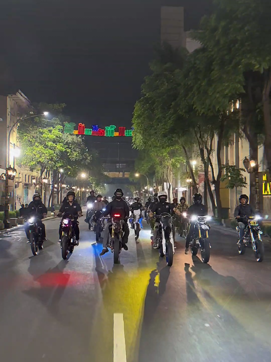 This is Satset 🔥🤘🏻 #supermotosatsetsurabaya #supermoto #surabaya 