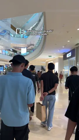 yang penting brisk walk kita sejuk muehehe 😝