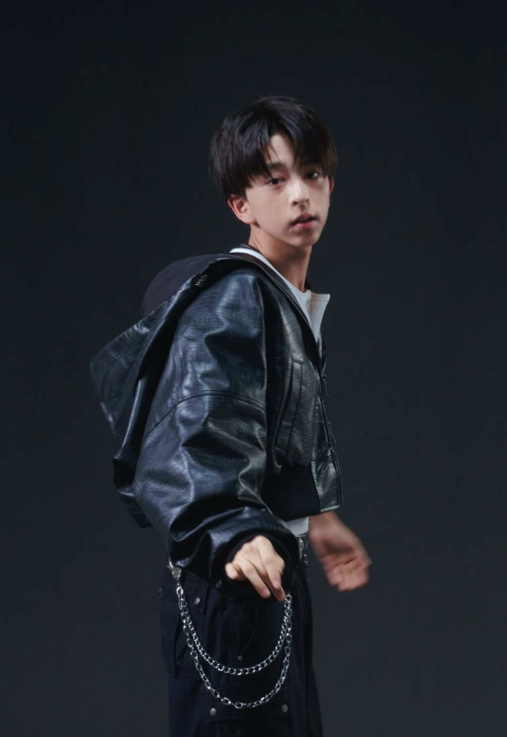 ダンス頑張ってるからたくさん見てね👀 7thシングル「Da-Da-Da」 リリースまであと3日！！🐦‍⬛ #ICEx_DaDaDa #ICEx #八神遼介 @やがみ！  #fyp