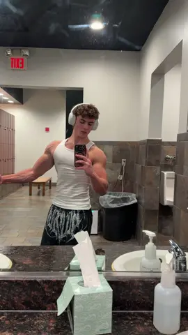 Getting bigger fs #gym #GymTok #motivation 