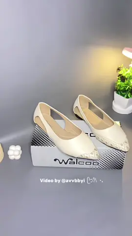 Sendal flat model cantik😍🫶🏻 #sendal #sendalwanita #rekomendasisendal #xyz #foryou 
