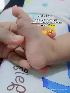 مَا شَاءَ ٱللَّٰهُ  Allahumma barik anak sholihah yg selalu setia menemani ibu sehat dan bahagia selalu ya nak😘❤ #masyaallahtabarakkallah  #bayilucu  #kesayangan  #fyp  #kenangan 