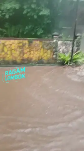 Ngeri, Air Bah Hantam Wisata Otak Kokok Joben Sabtu Sore (6/12/2025)