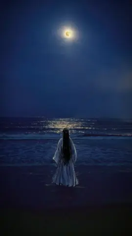 Nghìn năm mây vẫn là mây, Trăm năm ta vẫn ở đây đợi nàng. Đêm trò chuyện với trăng vàng, Nhớ về kỉ niệm lệ tràn lệ tuôn. Trăng hỏi: 