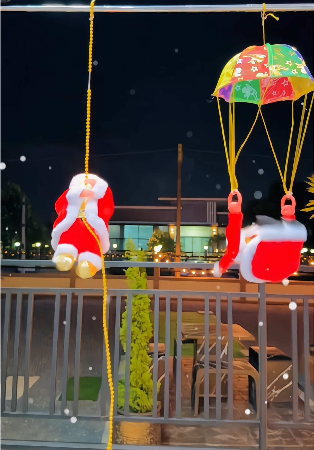 น่ารักมากกก ต้องรีบกดแล้วน่าาา ตะกร้านี้ส่งไวมาก ส่งจากไทยเลยค่า 🎅🎄❄️ #ซานต้า #ซานต้าปีนเชือก #ซานต้าปีนบันได #ซานต้าปีนปล่องไฟ #คริสต์มาส 