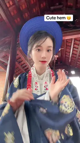 Hi siri thả tim video 🤭🤭❤️❤️#heysiri #fyp #chup việt phục