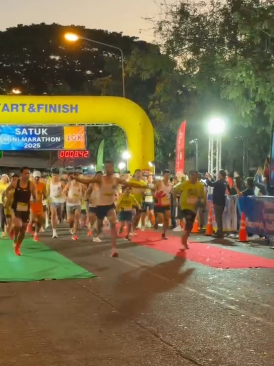 เปิดแบบพี่จีน #มือใหม่หัดวิ่ง #นักวิ่ง #นักกรีฑา #สตึกบุรีรัมย์ 