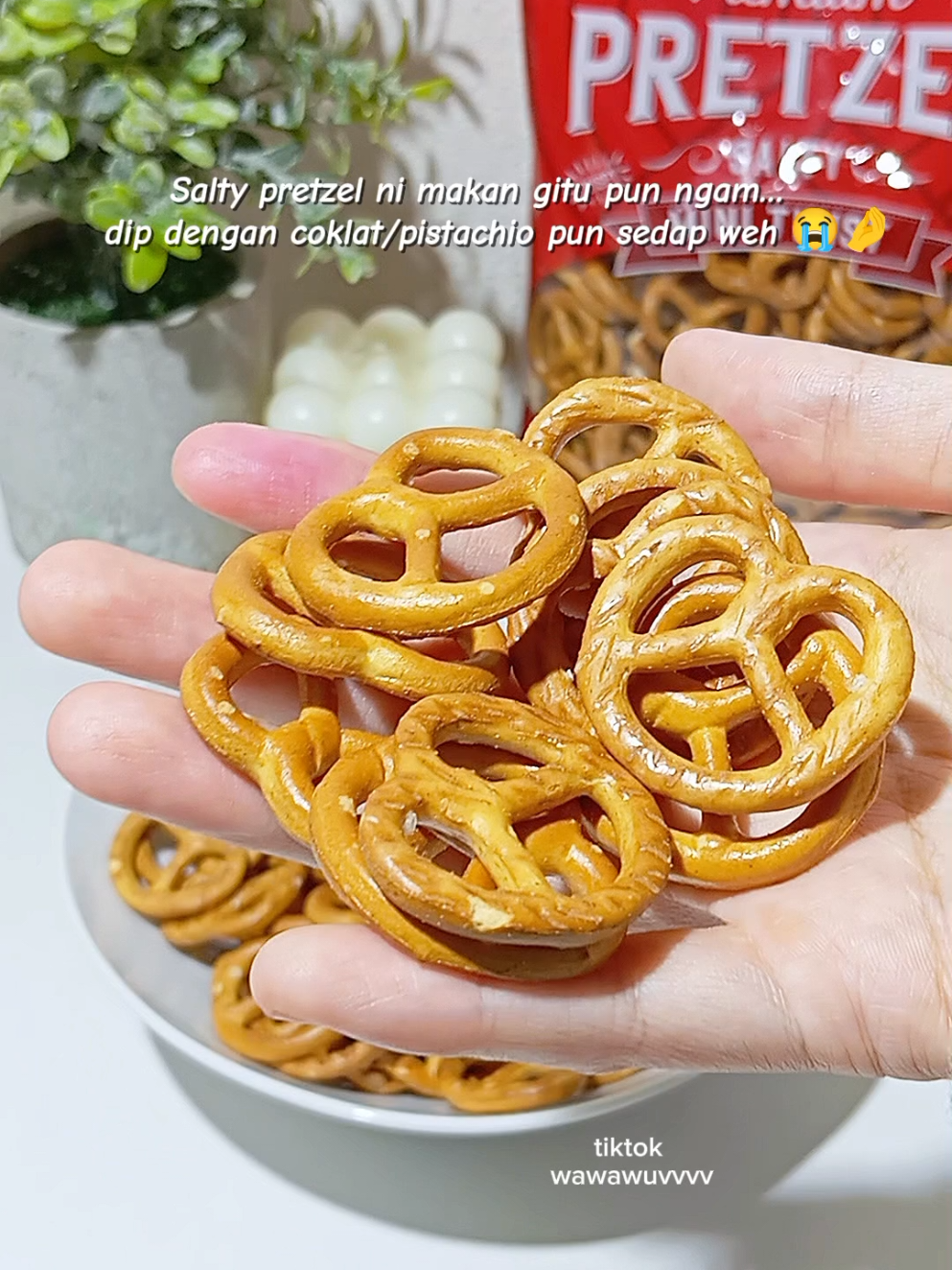 #pretzel #minipretzel #saltypretzel 