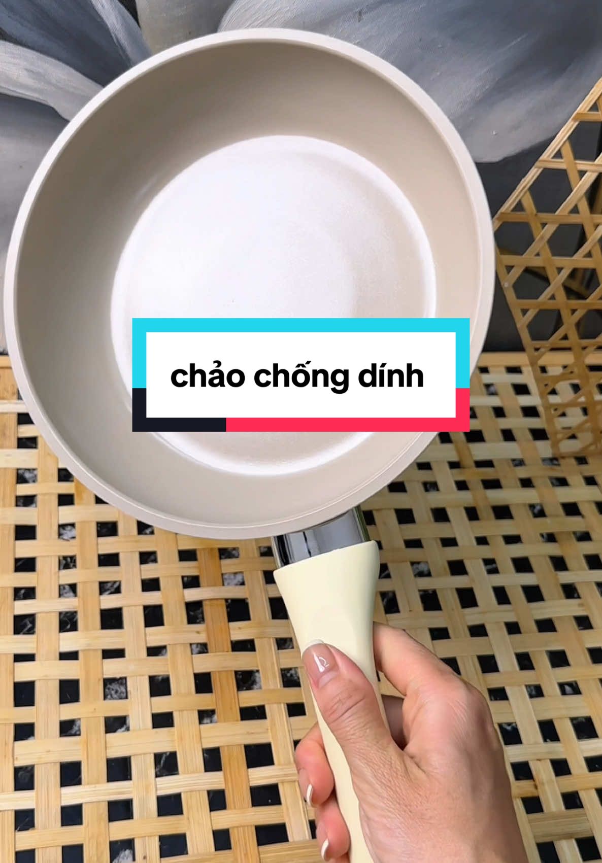 Chảo chống dính nhỏ gọn chiên trứng xào rau kho quẹt vừa luôn ạ #ancungtiktok #food #duyenoioi #reviewfood #chaochongdinh #redchef 