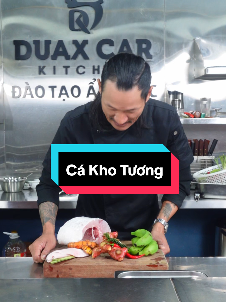 Món Cá Kho Hao cơm  cuối tuần với nồi cá Trắm kho tương . #CáKho  #ĐầuBếpNguyễnHữuThọ  #duaxcarkitchen 