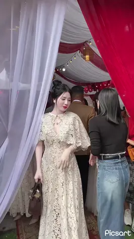 Yêu em thì quan tâm em thôi, để ý mấy thằng xung quanh em làm gì ?😝😝#xuhuongtiktok #vaýhottrend #happywedding #baodon #mặcđẹpmỗingày @Klong Shop @FB:Quỳnh Thị Lệ Vũ(-KLONGSHOP) 