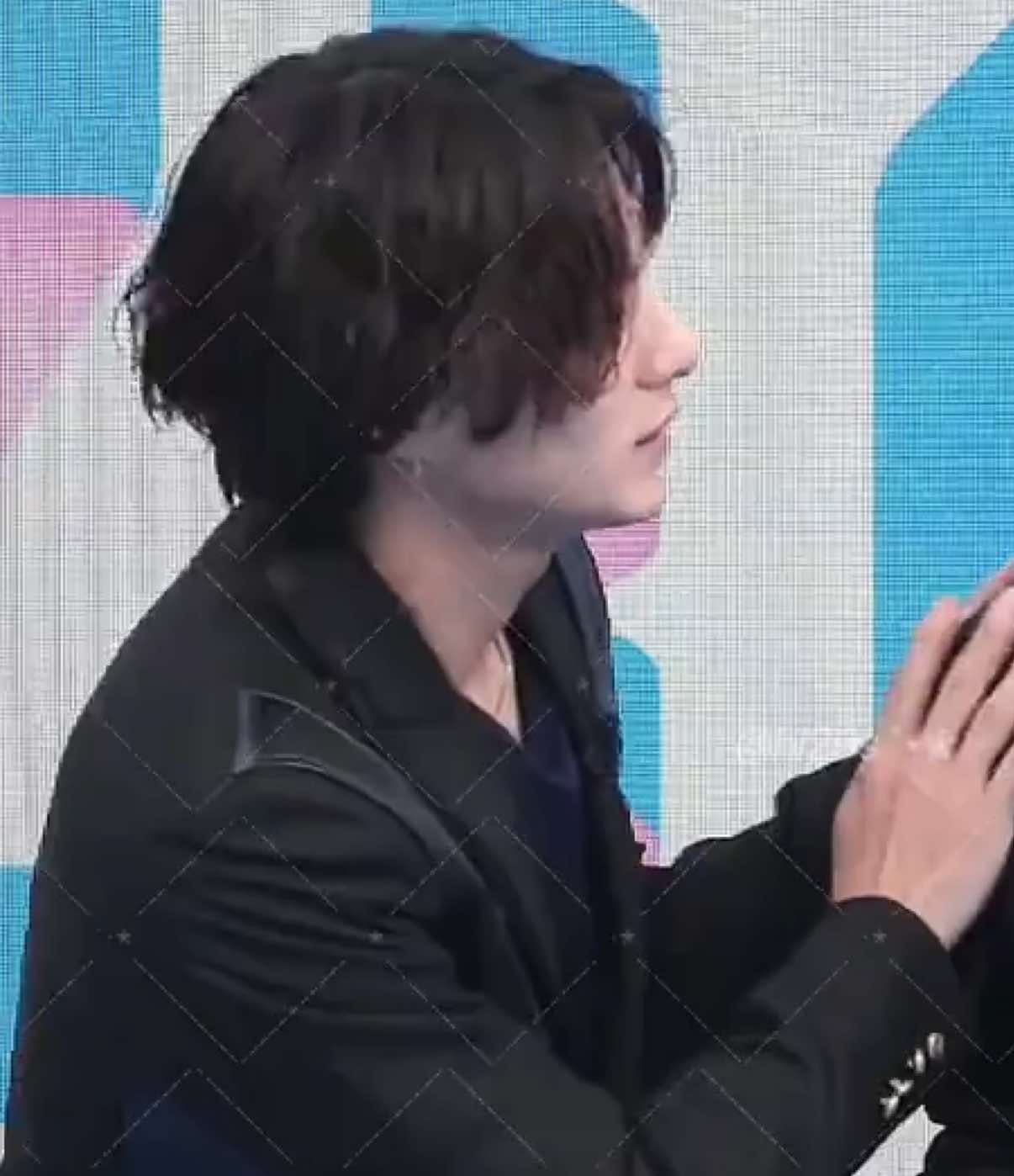 彼氏のテロップとか仕草､台詞､言い方､表情､全てに頭抱えたけど、やっぱり神宮寺監督が面白くて元気出る（笑）#平野紫耀 #神宮寺勇太 #岸優太 #永瀬廉 #髙橋海人 