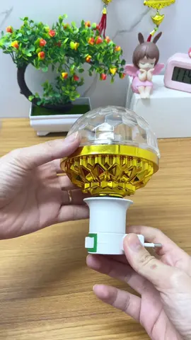 Đèn led xoay 360 độ kèm đui.  #xuhuong #tet #denxoay360do #led 