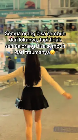 Jatuh cinta itu mudah tapi untuk menemukan siapa yg benar-benar serius itu susah☺️