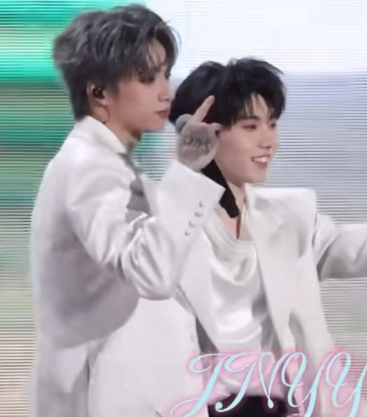 Líu <chờ em theo với Mã ca> Diệu Văn. #magiaky_majaqi_马嘉基🐴 #luudieuvan_liuyaowen_刘耀文🐺 #magiaky #luudieuvan #tnt时代少年团 