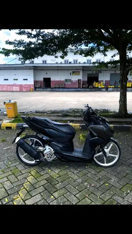 sepatu baru 📈  #vario160 #vario #fotolive #masukberanda #fy 