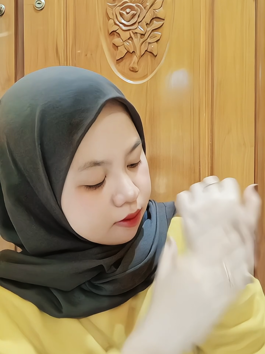 cusss cobain❤️‍🔥 #meanteabeauty  #lotionpemutihbpom #bodycareroutine #whiteninglotion #lotionviral 