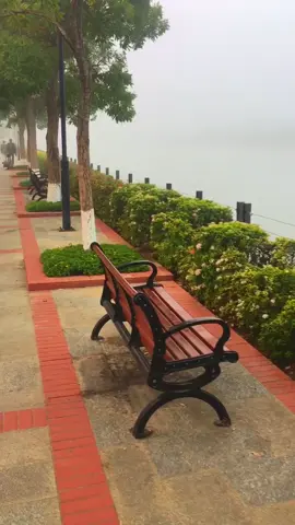 ချစ်သူရေ မင်းရဲ့ဓာတ်တွေကူးပြီထင်ပါရဲ့ မန်းလေးဆောင်းတောင် မကြုံစဖူး အအေးပိုနေပြီ သို့ပေမယ့် ဘယ်လောက်ပဲအေးပါစေ ကိုယ့်ရင်ထဲက ပူလောင်ခြင်းတွေကို ပြေပျောက်စေနိုင်မယ့် အစွမ်းသတ္တိမျိုးတော့ မရှိသေးပါဘူး thuyathae 