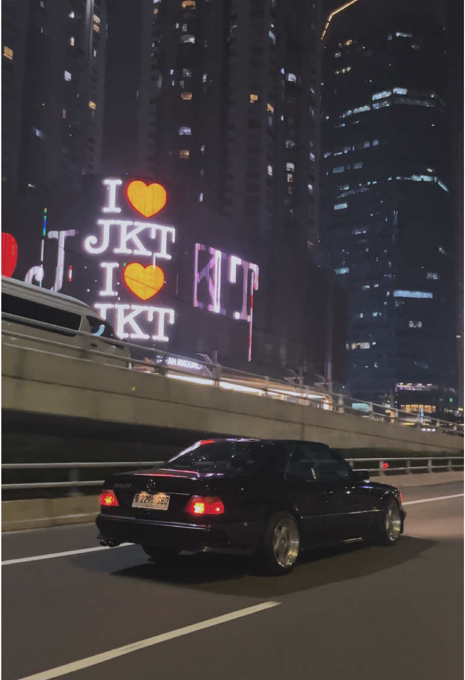 Turning heads since 1992. . . . . #mercedes #benz #mercedesbenz #w124 #jakarta 