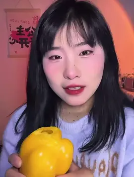 以后你想理我就理 不想理我就算了 我发的信息你想回就回 不想回也算了 说真的 我从来没想过放弃你 也没动过分开的念头 可是你的态度打的我好疼#情感 #分手#爱搭不理