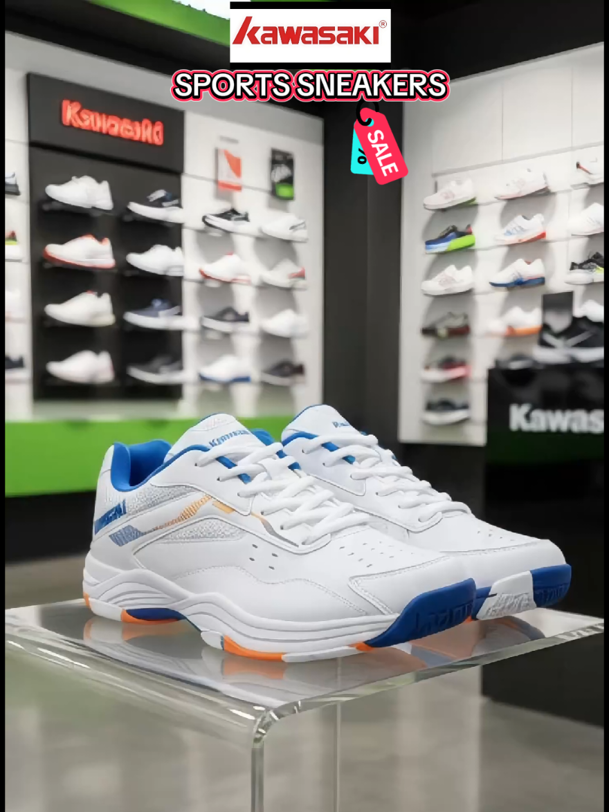 รองเท้าแบดมินตัน Kawasaki K1B51-B3324  รุ่น: K1B51-B3324 (มีสีขาว/น้ำเงิน/ส้ม ตามภาพ) คุณสมบัติ: ออกแบบมาสำหรับการฝึกซ้อมแบบมืออาชีพ กันลื่น ทนทาน และดูดซับแรงกระแทกได้ดี มีคุณสมบัติป้องกันการบิดตัวของเท้าเพื่อเพิ่มความมั่นคงขณะเคลื่อนไหว วัสดุ: ส่วนบนทำจากหนังสังเคราะห์และตาข่ายระบายอากาศหลายชั้น พื้นรองเท้าชั้นกลางเป็นแผ่น EVA ยืดหยุ่นสูงพร้อมแผ่นป้องกันแรงบิด TPU และพื้นรองเท้าด้านนอกเป็นยางที่ทนทานต่อการสึกหรอ ขนาด: มีจำหน่ายทั้งขนาดผู้ชายและผู้หญิง โดยมีช่วงไซส์ประมาณ 35 ถึง 45 EU  #รองเท้าแฟชั่น  #รองเท้าวิ่ง  #รองเท้าออกกําลังกาย  #kawasaki 