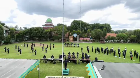 warm up sesion before show time!!! Next Generation of @MB CDB UNY #MarchinBand #DrumBand #DrumCorp #UNY #fypシ゚ 
