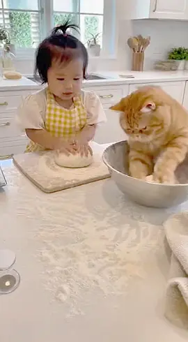 bole pulak... #oyen #babygirl #Siblings #lucu #lawak 