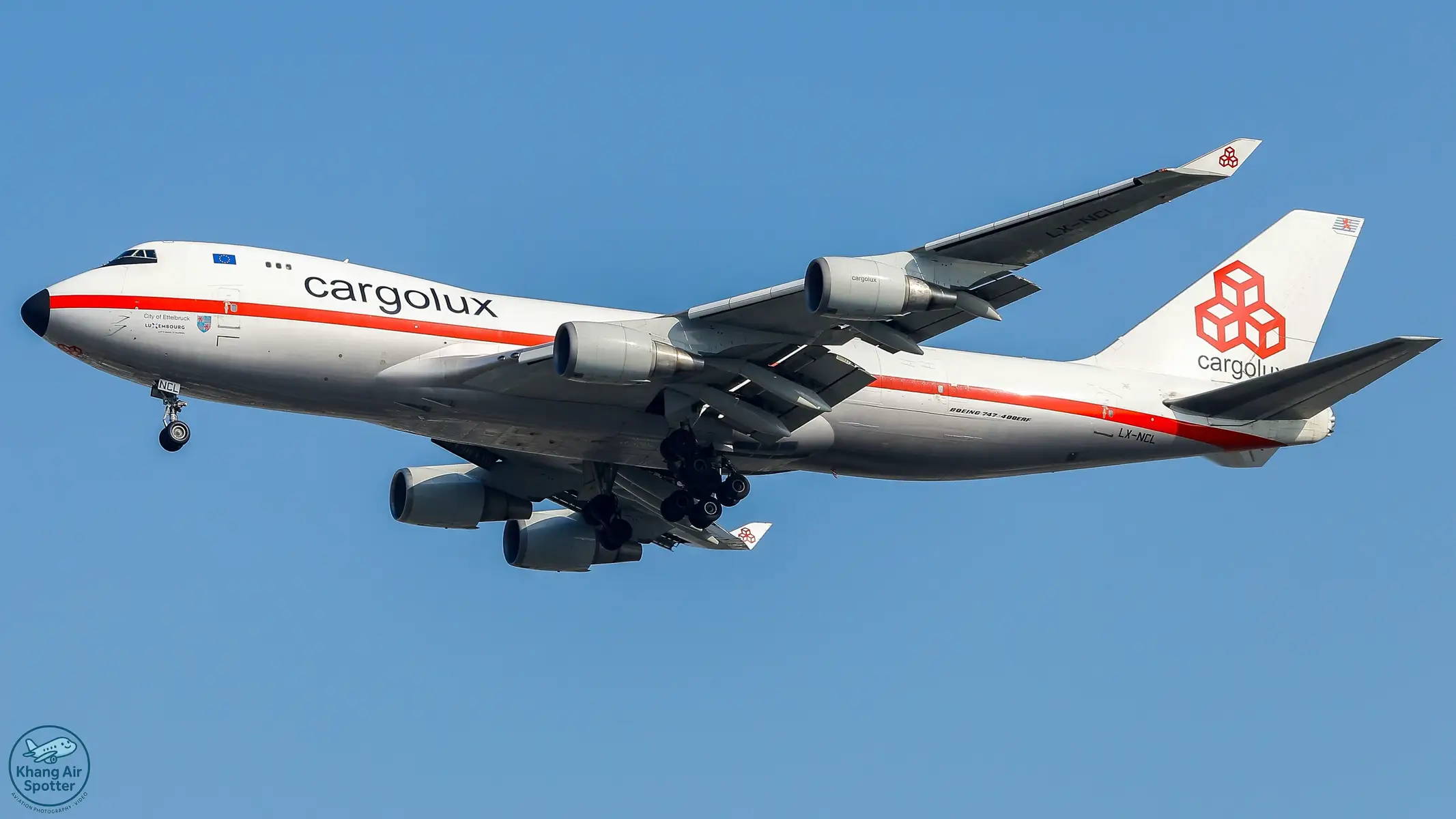 Được 1 hôm nữ hoàng hạ cánh sớm trong thời tiết se lạnh nhưng trời rất đẹp,hụt từ năm ngoái đến nay mới có dịp chụp