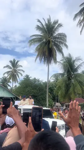 Terimakasih banyak pak prabowo sudah datang untuk melihat keadaan kami di aceh🥹😭 #fypシ゚ #pakprabowo 