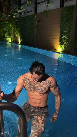 គ្រូបង្រៀនហែលទឹកថ្មី🫠😂#fy #foryou #foryoupage #fyppppppppppppppppppppppp 