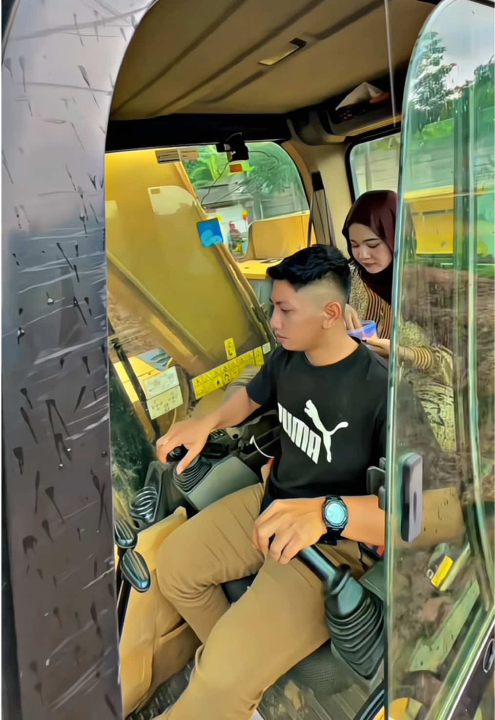 Sederhana tapi mas mas tambang mana bisa🤭 #operator_excavator #viayunita #slowmo #istrioperatorexcavator #fypage 