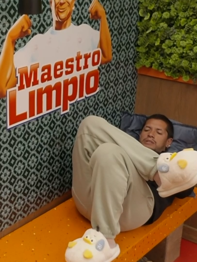 #Teo aprovecha para pedir sus votos y pueda permanecer en mi granja. 🙌🏼 Lunes a viernes 9:00 p.m. por #AztecaUNO Domingo La Gala 8:00 p.m. por Azteca UNO. #LaGranjaVIP transmisión 24/7 en #DisneyPlus, experiencia completa.