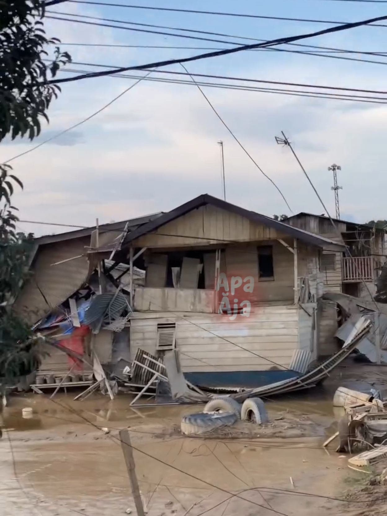 KONDISI TERKINI HARI INI DI ACEH TAMIANG PASCA BANJIR BANDANG TERLIHAT TEAM EVAKUASI BANTUAN TAK KUASA MELIHAT SITUASI DAN MENANGIS TERHARU #aceh #acehtamiang #sibolga #tapteng #banjir 