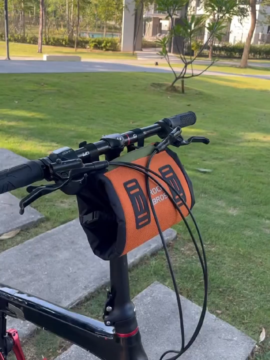 Rci Rockbros W001 30110039 Tas Depan Stang Sepeda Front Handlebar Shoulder Bike Bag Multifungsi#rockbros #fyp #rockbroscyclingindonesia #tasdepan #tassepeda