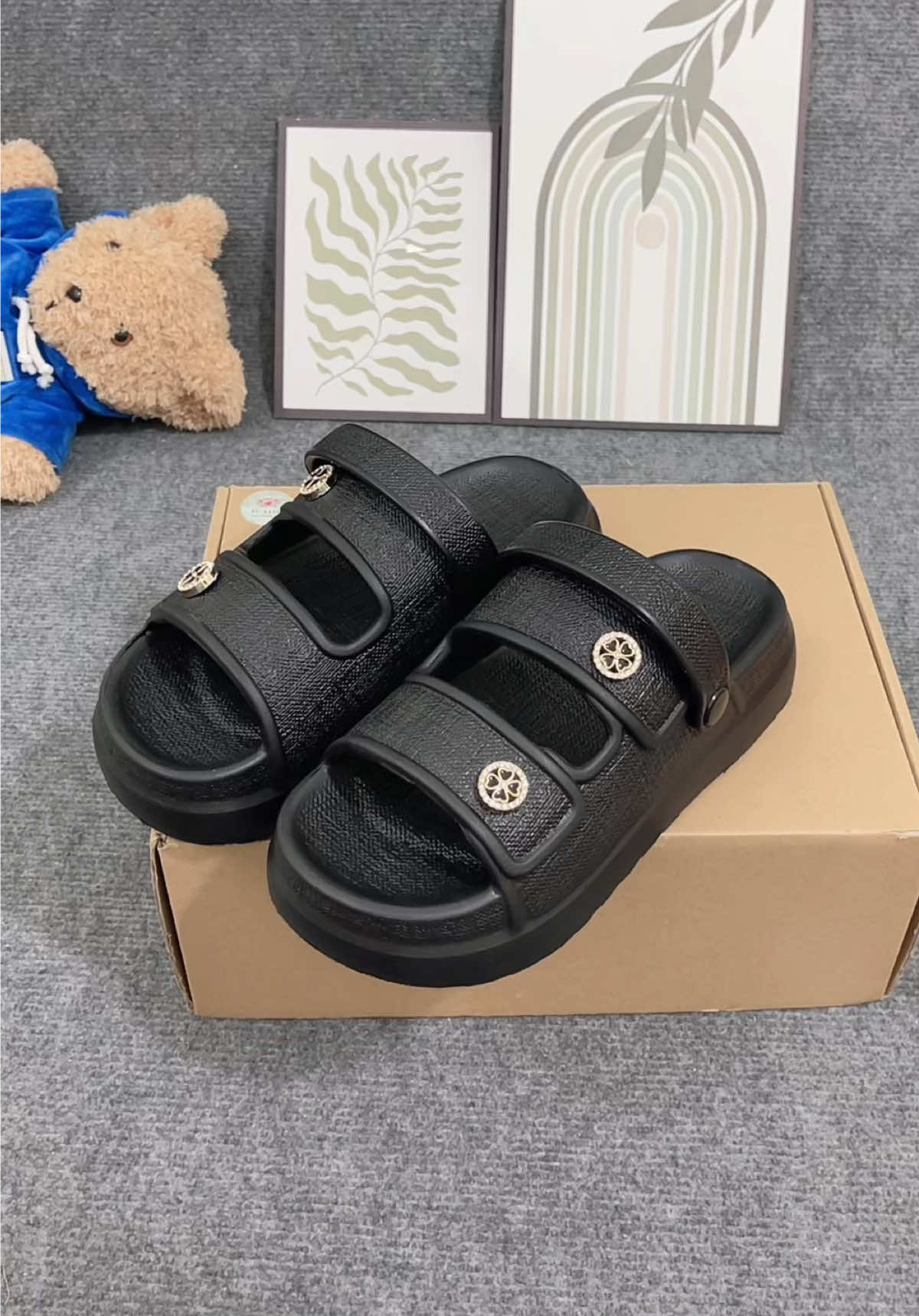 Dép sandal đi được hai kiểu luôn ạ 🧡 #depsandal #giaydep #thoitrang #xh #phoido 