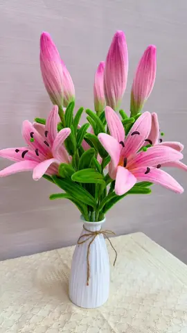 Ngoài bình ly siêu to khổng lồ ra, mình còn bình nhỏ 5 cành nữa khách nhé. Thêm màu hồng cho khách có sự lựa chọn nè🥰#tinaflower #kemnhunghandmade #hoakemnhungnhatrang #xuhuong #viraltiktok 