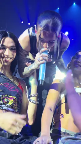 Manos arriba 🙌🏻✨ @baby miko 💗 @Mikorillo @Mauro #youngmiko #mikoliseo #puertorico🇵🇷 #cholipuertorico #pinogrigioyoungmiko 