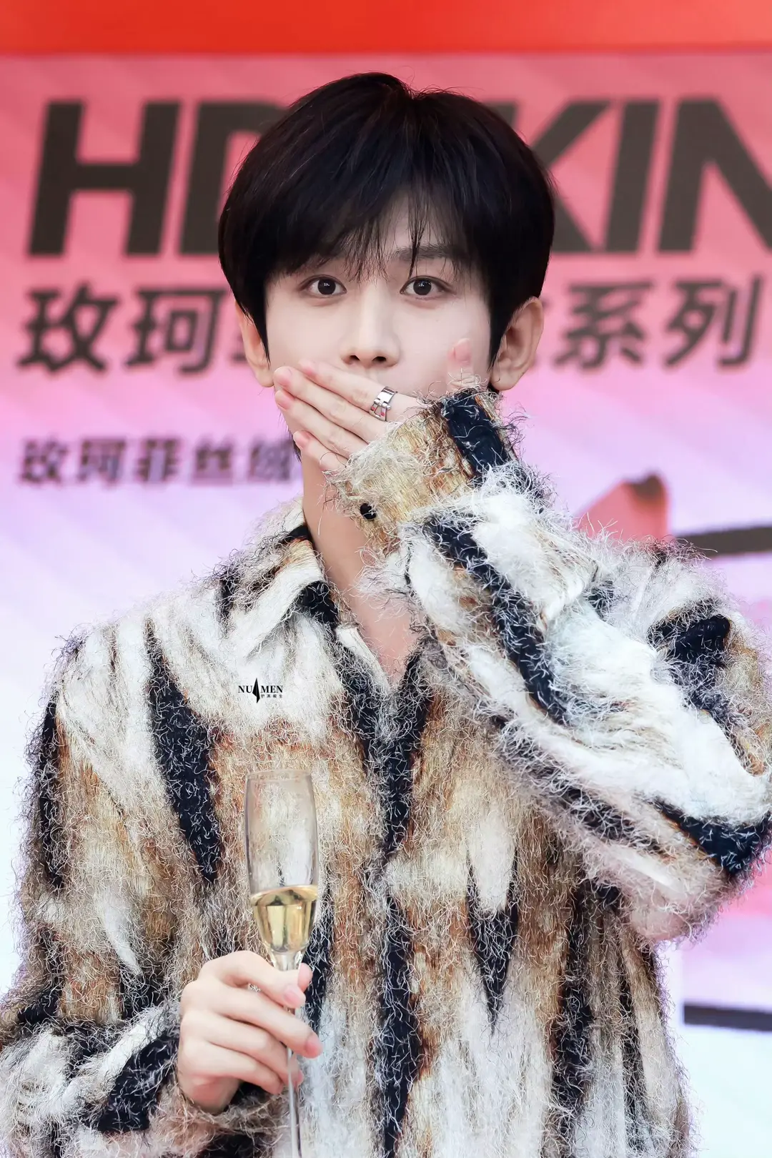 Uống nhầm ánh mắt, say bởi đôi môi 💋  #thànhnghị #成毅 #chengyi #viral #fyp 