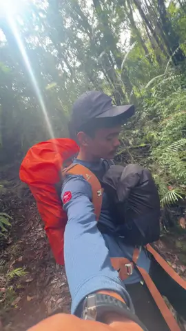 Udahh gitu ajaa… #latimojong3478mdpl #atapsulawesi #jalurkarangan #pendakigunung #gunungsulawesi 