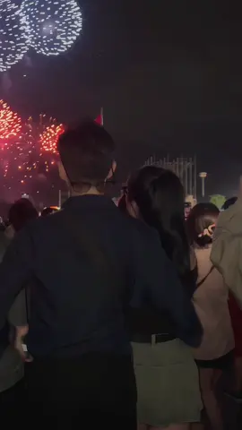 Mùa đông năm ngoái chúng ta là người lạ. Mùa đông năm nay chúng ta là người yêu 🥰 