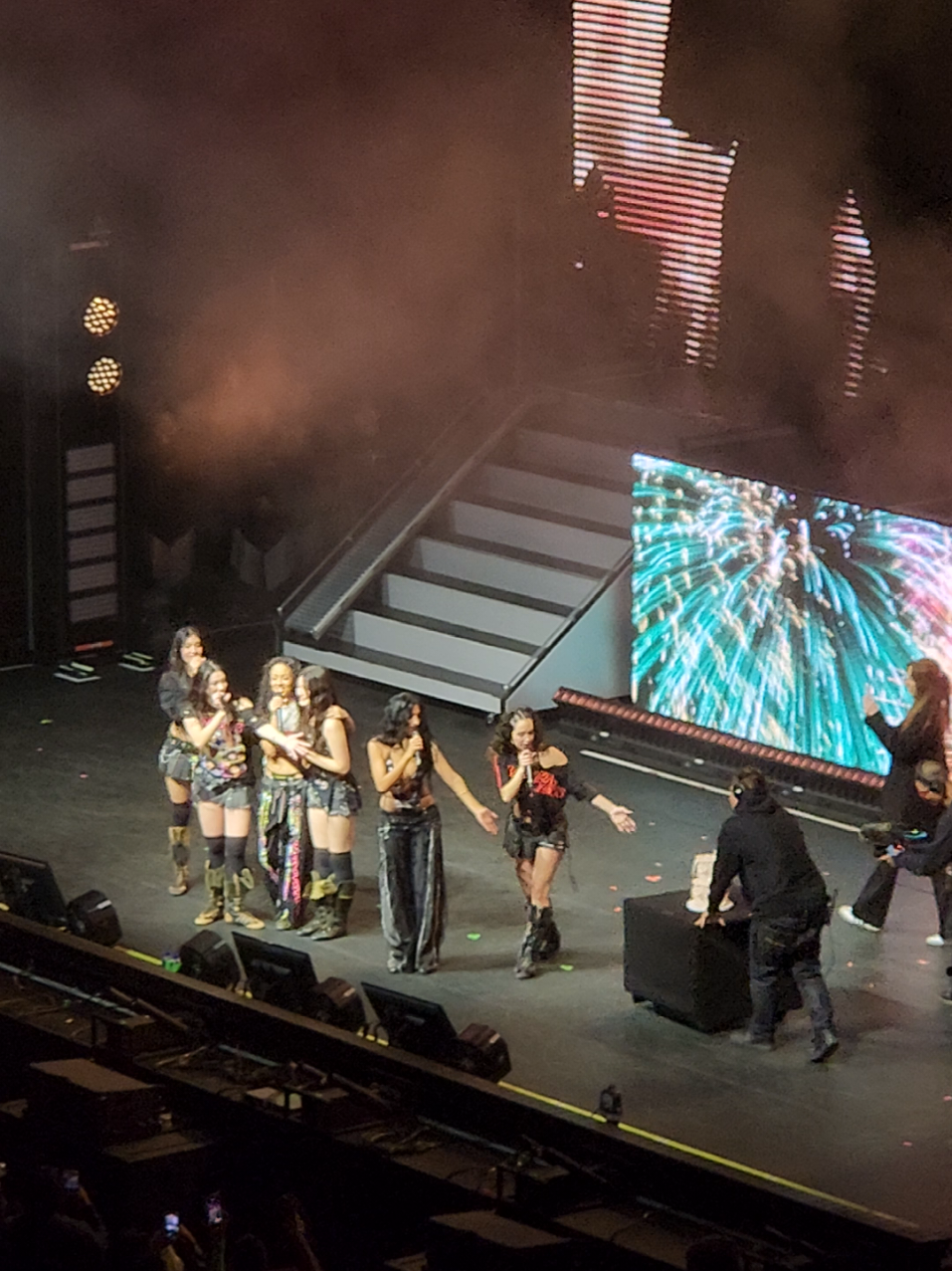 It was sooooo special to celebrate Yoonchae's birthday at the concert!!! Happy Birthday, sweet girl 💕 #katseye #yoonchae 