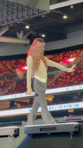 Tzuyu at soundcheck today 😌  #twice #najeongmosajimidatzu #twice_thisisfor_world_tour #twiceathongkongd2 #credittotheowner 