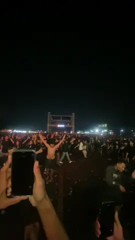 #rockinsurabaya2025 #moshpit #circlepit #burgerkill 