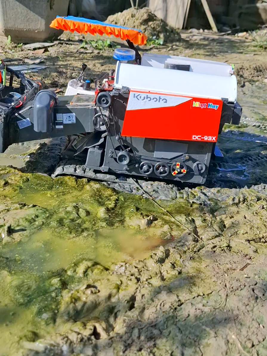 chủ ruộng nói : chạy qua đi không có lúng đâu và cái kết😂😂#kubotadc93extra #thailand🇹🇭 #xuhuongtiktok #66đồngtháp #maykeoluamientay @FB_văn hảo_🌾📷 @FBnhấthuy @𝙫𝙖̆𝙣 𝙘𝙝𝙞𝙚̂́𝙣  @Cậu Bé Sen Hồng✈️🔥 @An Khang🇻🇳🇻🇳 @Võ Nhựt Huy✅️ @Thành công @️noctuyet @Huy Rc 