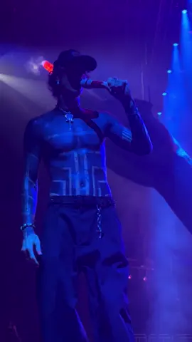 i have nothing appropriate to say. @mgk #MGK #lostamericana #ticketstomydownfall #machinegunkelly #milwaukee 