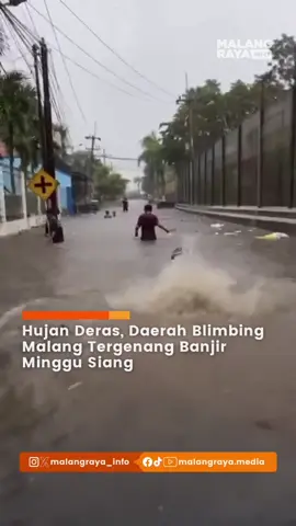 Hujan deras yang terjadi pada Minggu siang (7/13/25) mengakibatkan beberapa spot tergenang banjir, salah satunya di kawasan Jalan Batubara (dekat lapangan Grendel), Blimbing, Kota Malang. Terilhat banjir setinggj pinggang orang dewasa menggenangi kawasan tersebut. . . 🎥 _achmdraihan