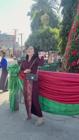 #merrychristmas #ချစ်စရာလေးမလား🙈 #မြင်ပါများပီးချစ်ကျွမ်းဝင်အောင်လို့🤒🖤 