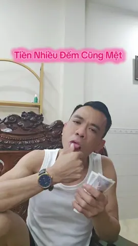 Tiền nhiều đếm cũng mệt nha mọi người. 